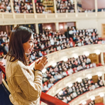Leitfäden für den erstmaligen Besuch von Opern, Operetten, Konzertabenden, Theatern und Jazzkonzerten.